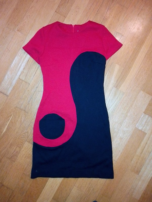 Svartur/rauður kjóll