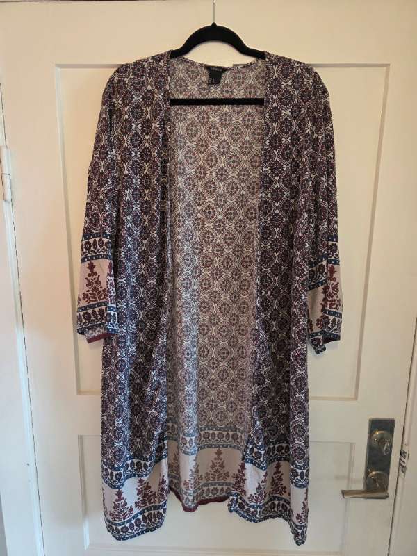 Lindex mynstruð flík