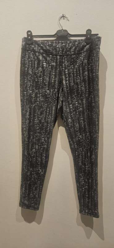 Legging með fínt þver munstir