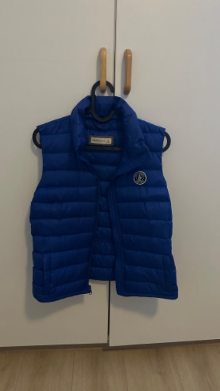 Abercrombie & Fitch blue vest