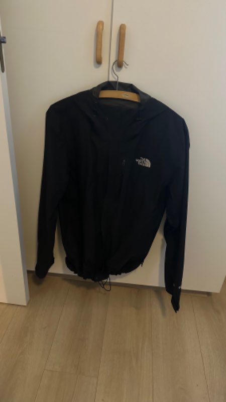 The North Face windbreaker M
