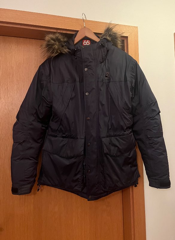 Úlpa dökkblá 66 norður