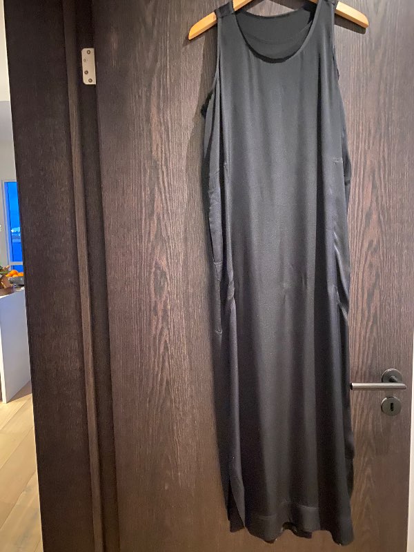 Marlena Birgir - svartur silkikjóll