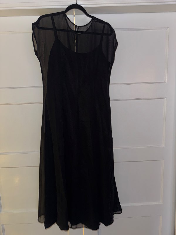 Svartur síður kjóll