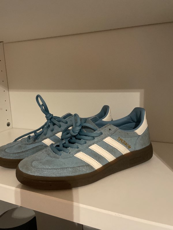 Adidas strigaskór