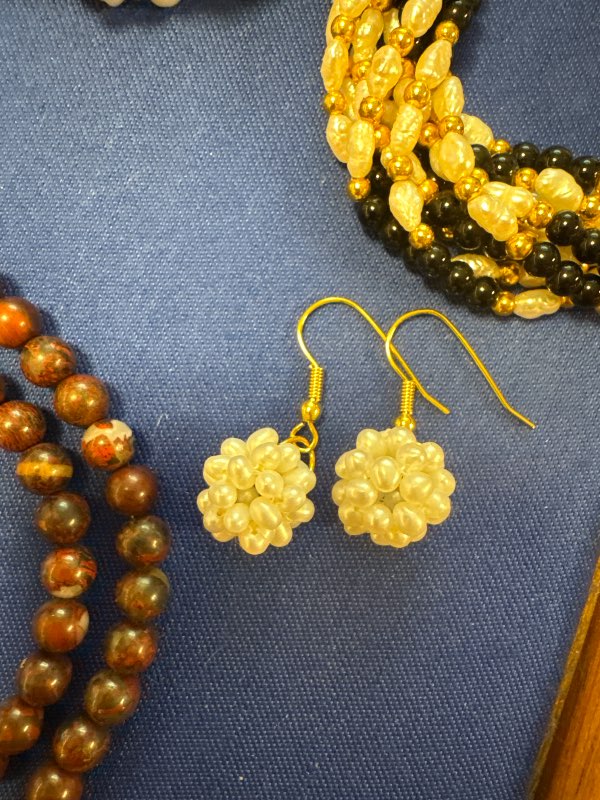 Lokkar ferskvatnsperlur