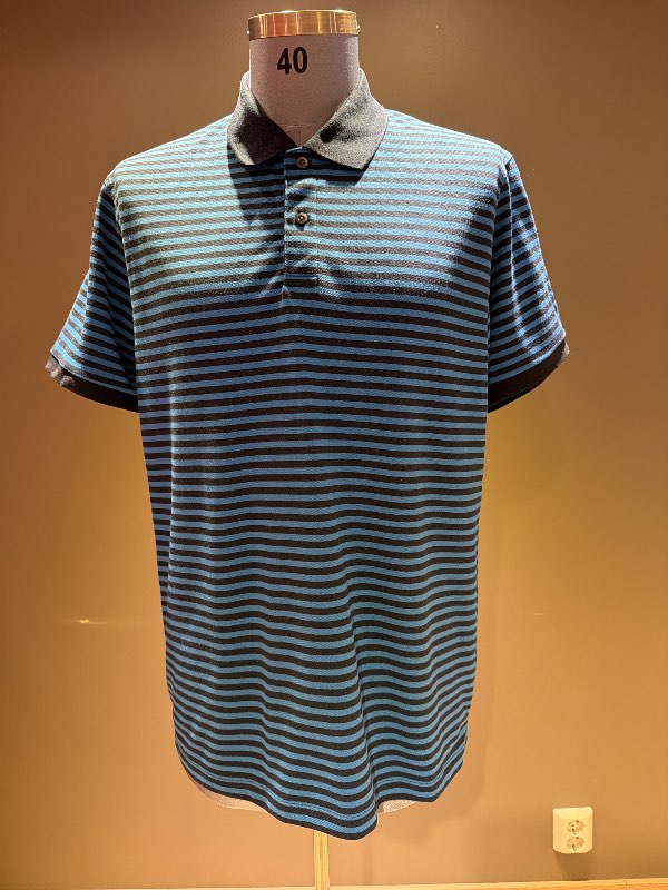 Uniqlo blárôndóttur bolur