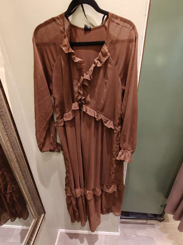 Vero Moda L/S brúnn chiffon kjóll