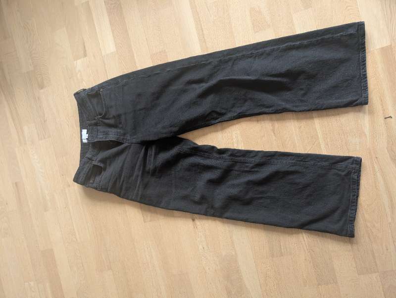 Nýjar svartar gallabuxur