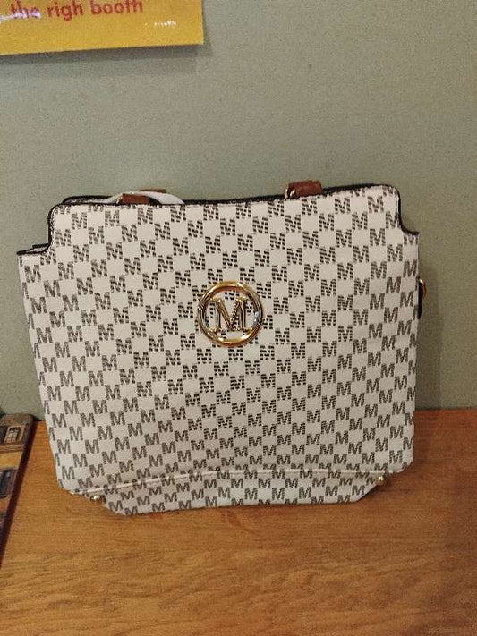 Skvisutaska hvit gyllt ned bandi