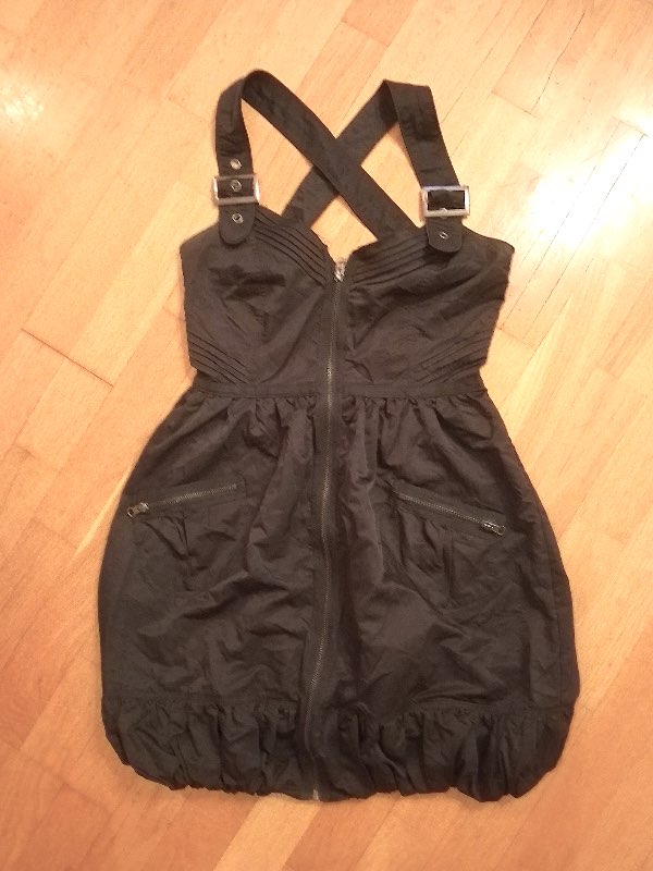 Svartur kjóll hlíra/rennilás