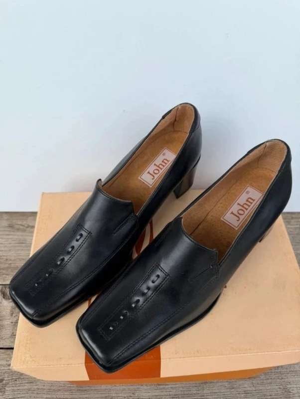 Y2K Leather Wedge Shoes box