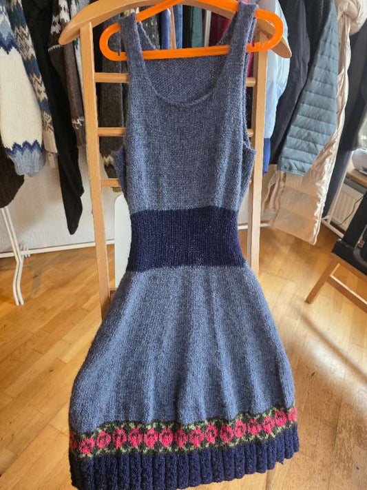 Handmade icelandic knitted wool dress