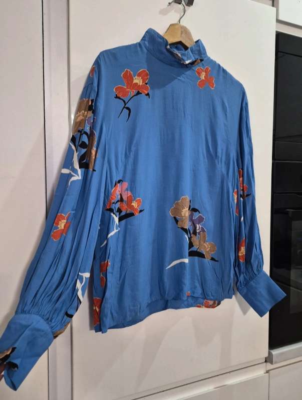 H&M Blue Floral Viscose Blouse