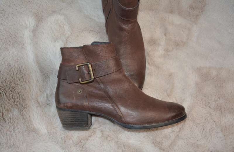 Paul Green Leather Cowboy Ankle Boots