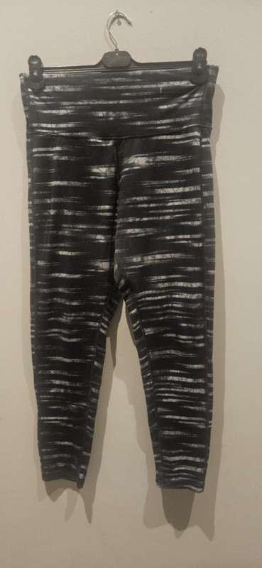 Legging með grófu þver munstir