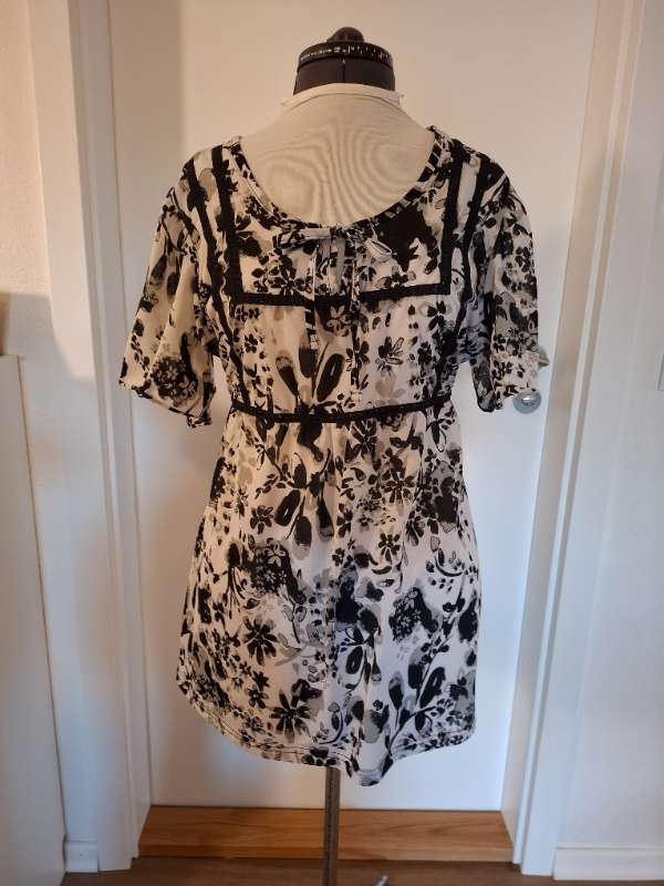 KappAhl mynstraður bolur/blússa