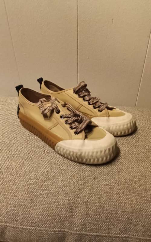 Zara Beige Sneakers