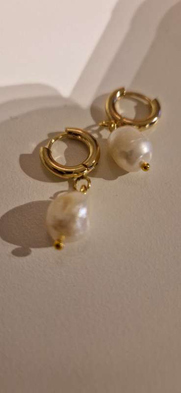 Earrings with pearl