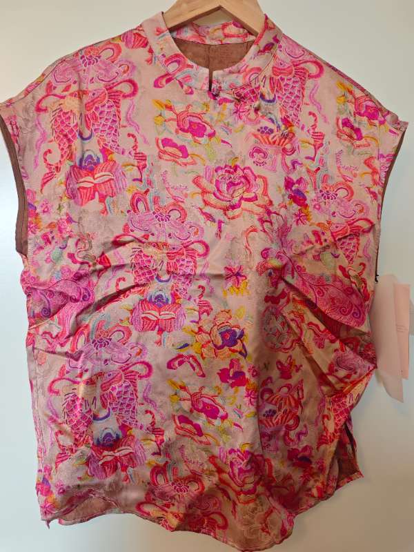 B8-8 pink silk top