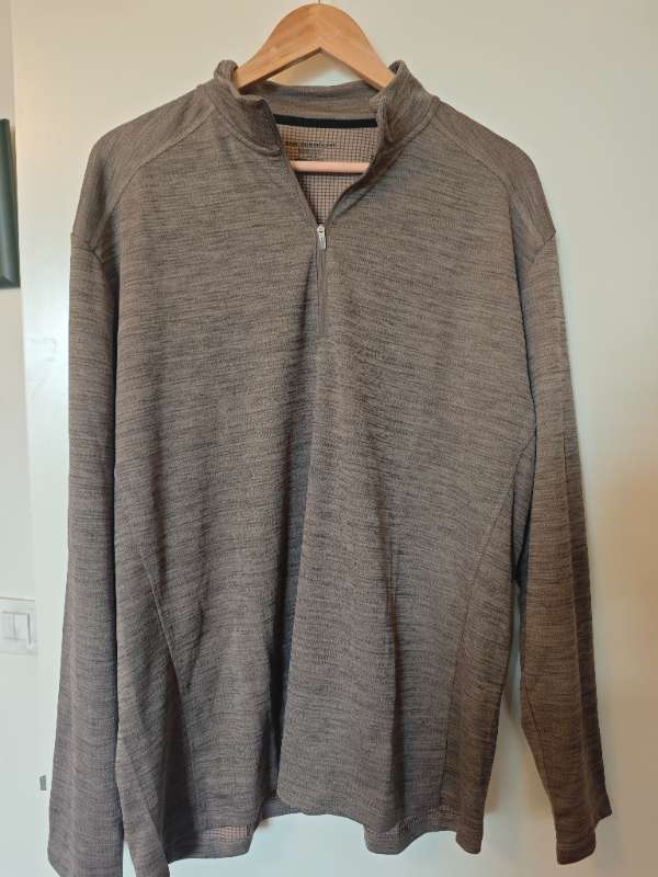 B8-20 man top shirt brown