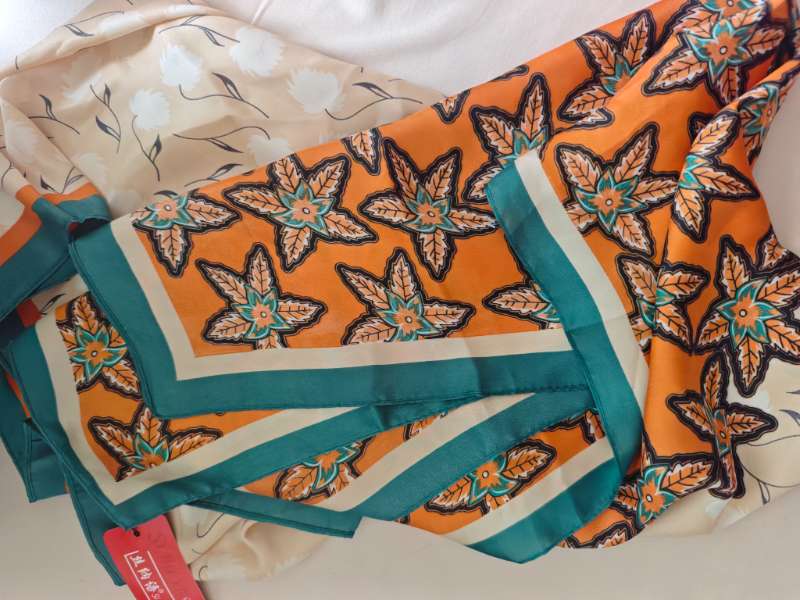 54-silk scarf green orange news