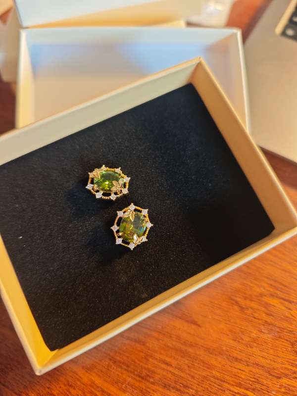 59 earing green