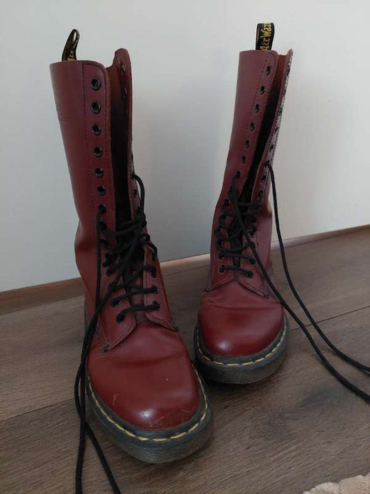 Dr Martens há stígvél