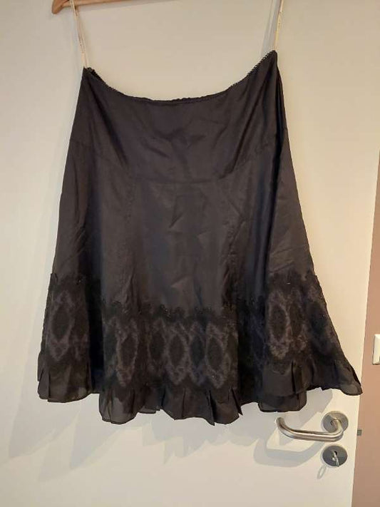 Karen Millen svart pils