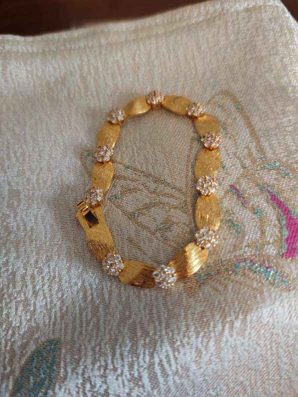 63 gold plate bracelet