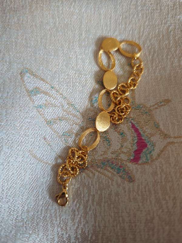 68 gold plate bracelet