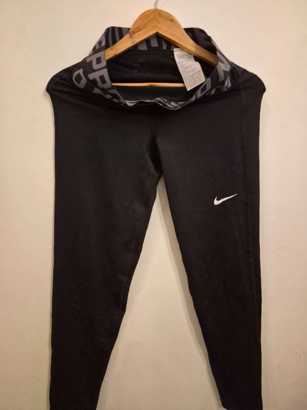 Nike pro ónotað