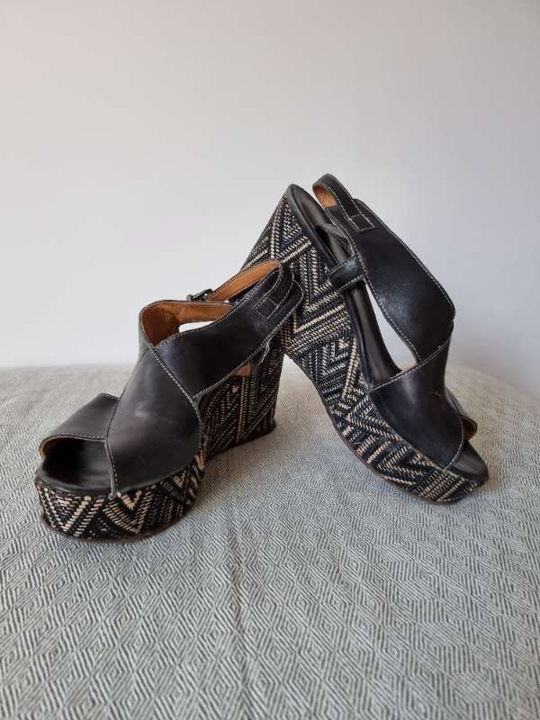 Sandalar, platform