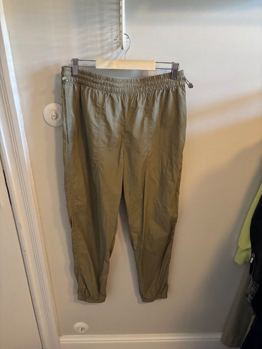 H&M léttar khaki buxur M