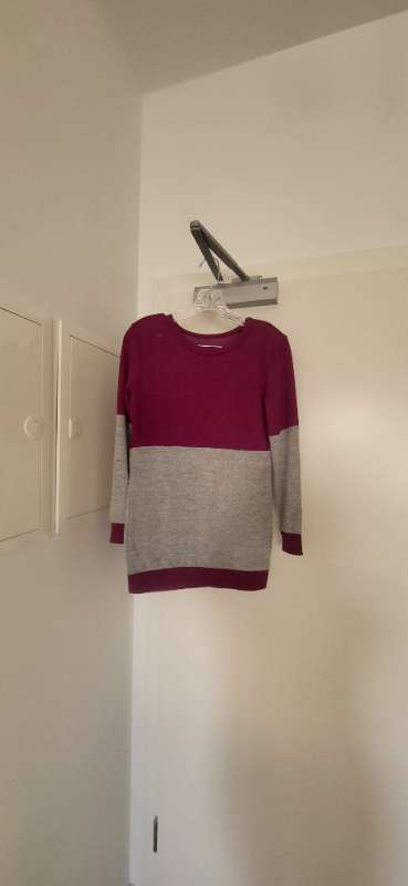 Grá/fjólublá peysa