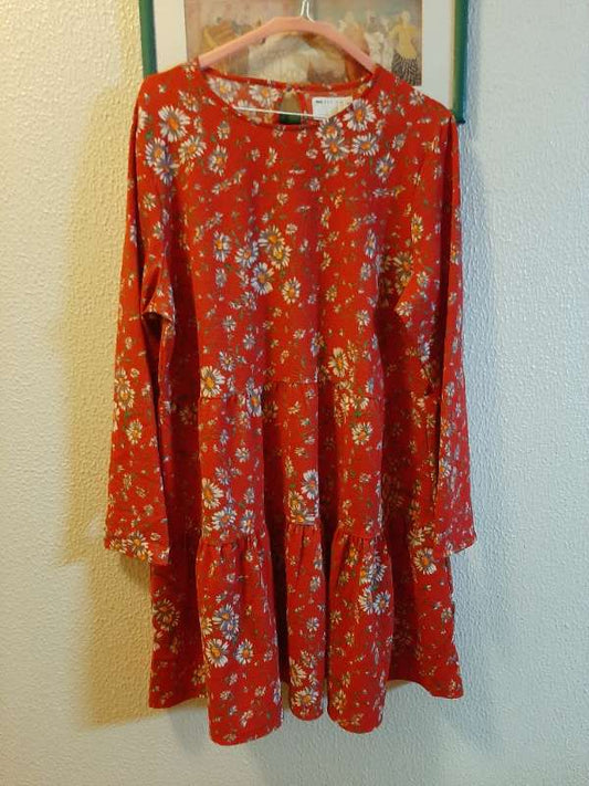 Orange lítur kjóll, sídd niður að hné