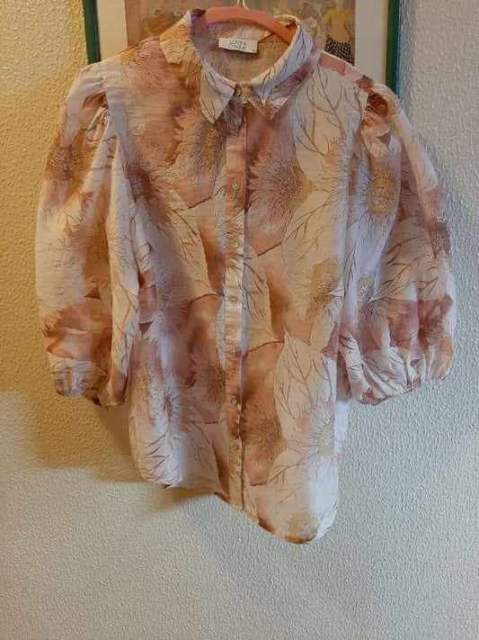 Bleik / off hvít skyrta með púff ermum