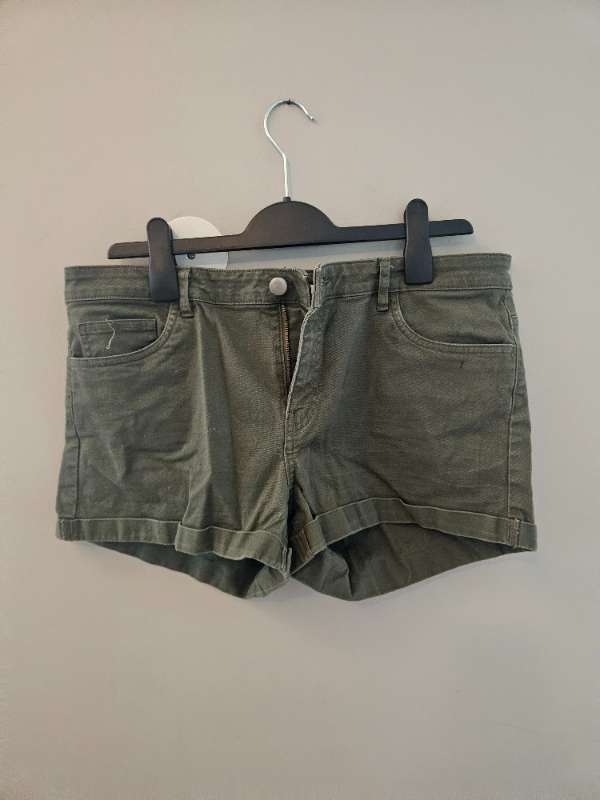 GE - stuttbuxur grænar