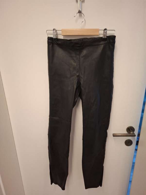 gina tricot pleður buxur svartar