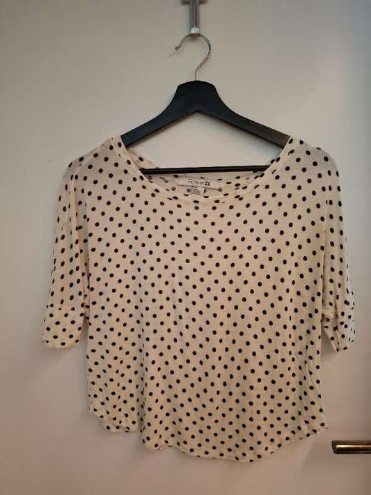 forever 21 crop top hvítur með svörtum doppum