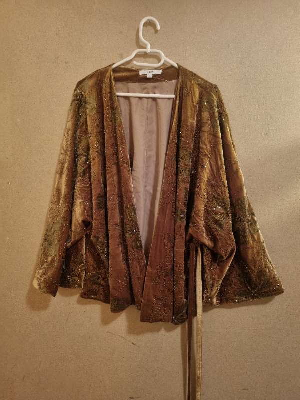 Gylltur Next kimono m. glitri