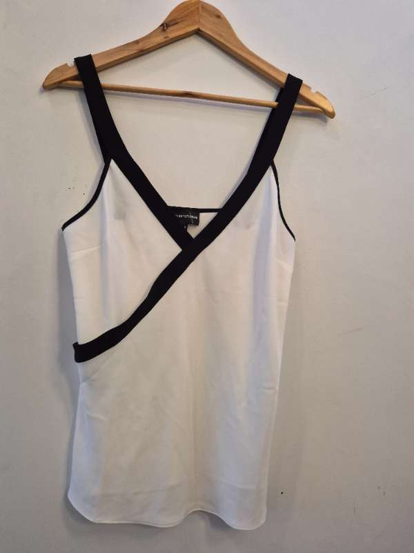 Armani toppur