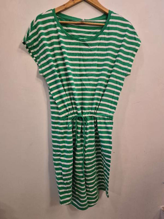 Græn röndóttur kjóll