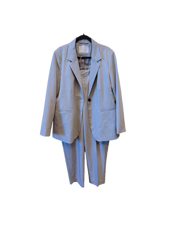 Kaffe jakki og buxur