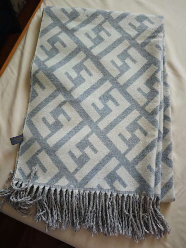 42 cashmere wool scarf