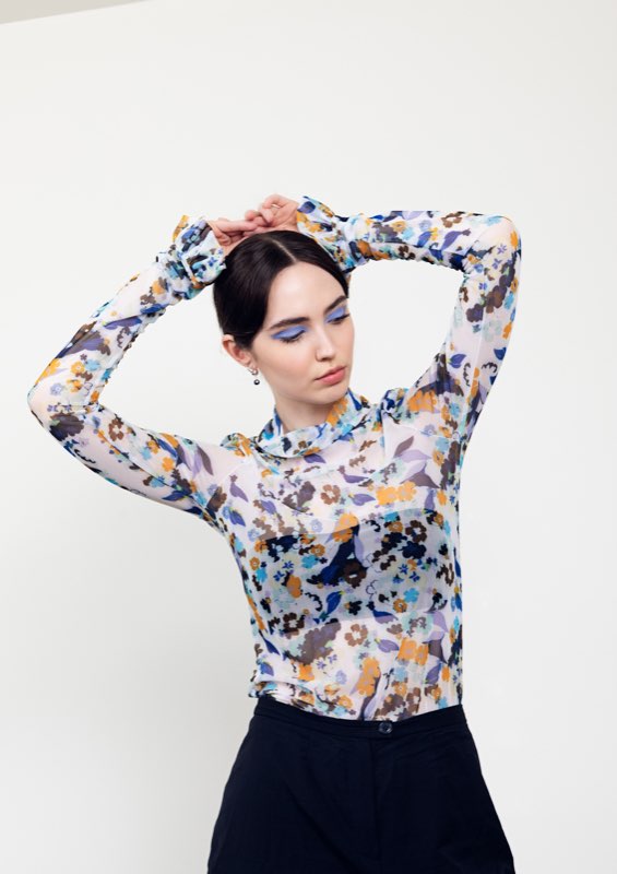 Anita Hirlekar toppur