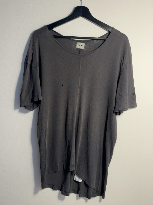 Acne bolur grár
