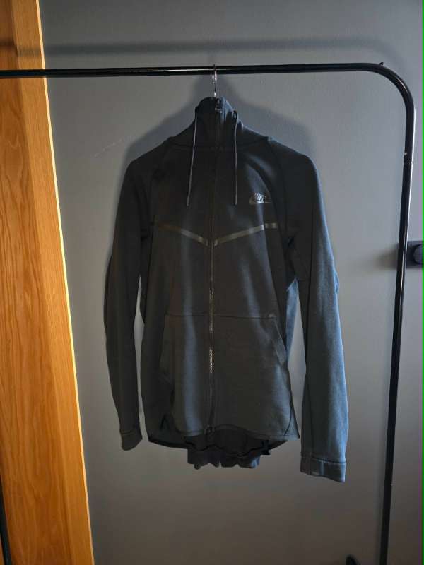 Svartur Nike joggingalli - Buxur og peysa saman