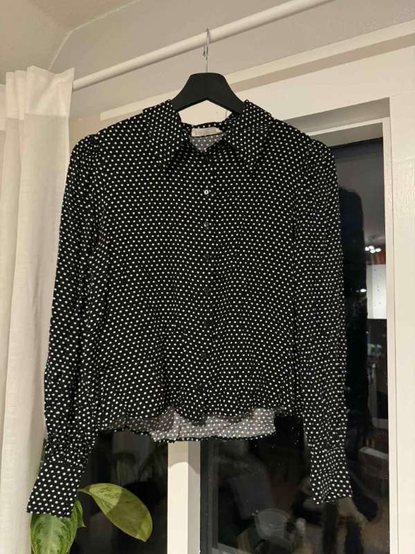 Svört 24colours skyrta