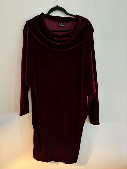 Kjóll rautt flauel Hildur Bolladóttir